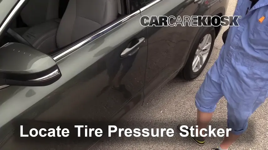 2015 Toyota Highlander LE 2.7L 4 Cyl. Pneus et roues Vérifier la pression des pneus
